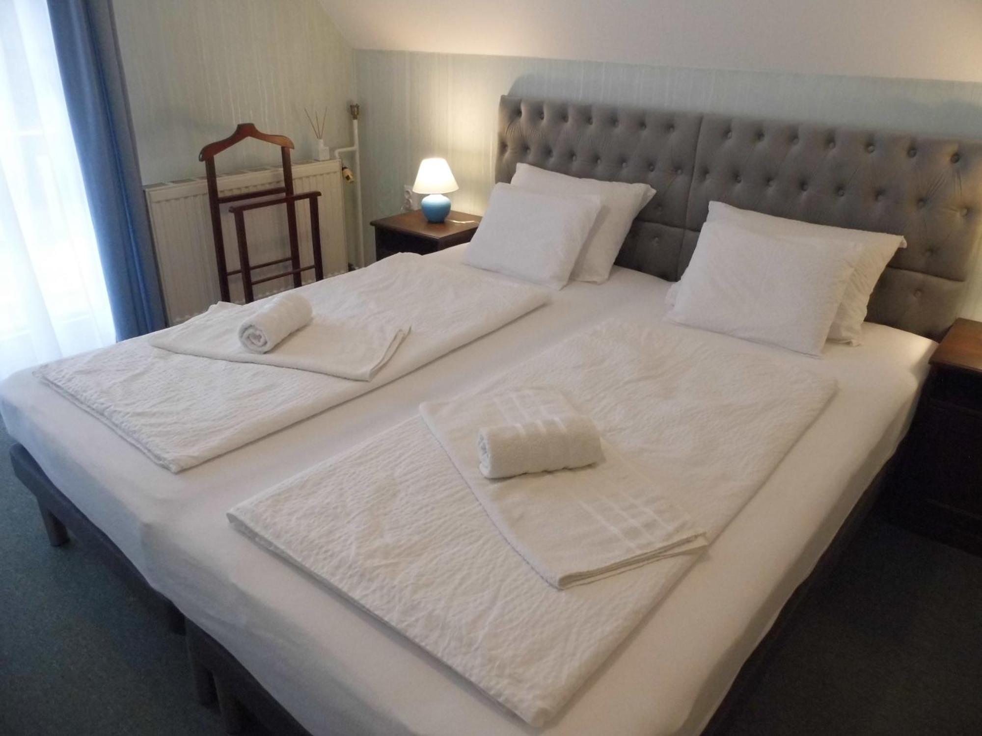 Millennium Villa Keszthely Quarto foto